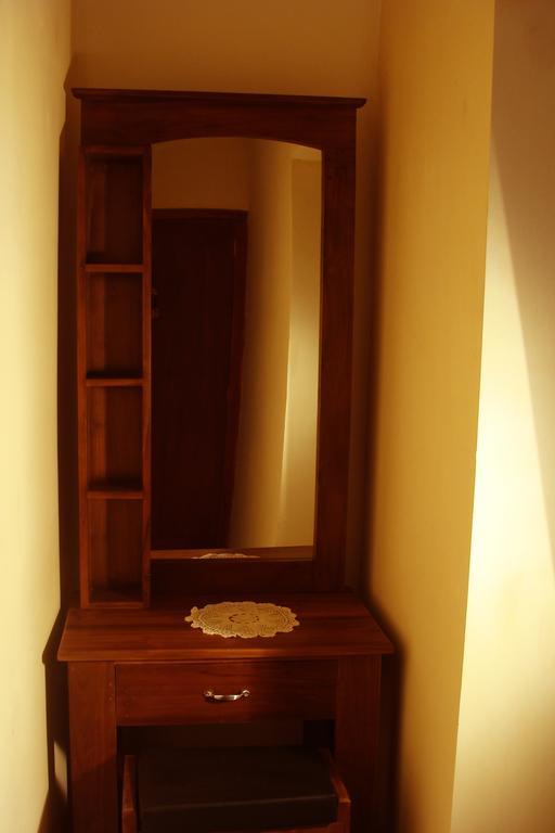Sugandi Inn Kochchikade ภายนอก รูปภาพ