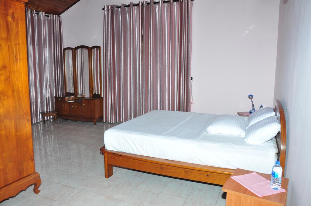 Sugandi Inn Kochchikade ภายนอก รูปภาพ