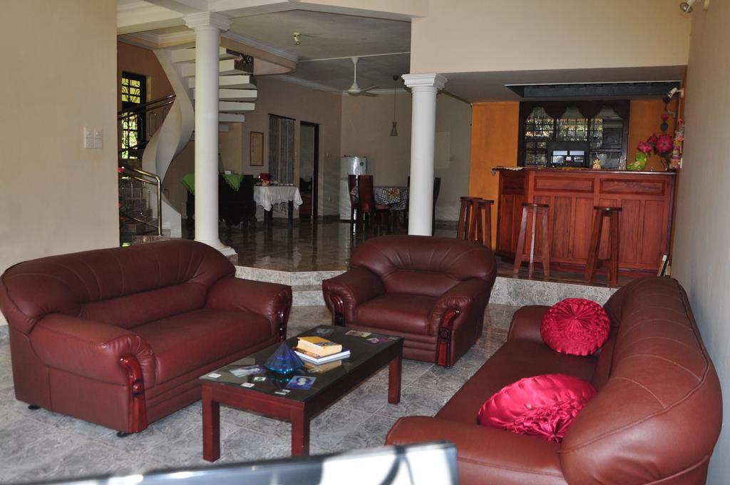 Sugandi Inn Kochchikade ภายนอก รูปภาพ