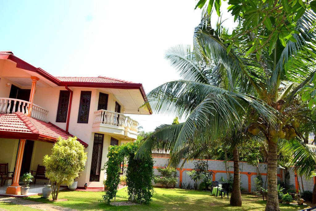 Sugandi Inn Kochchikade ภายนอก รูปภาพ
