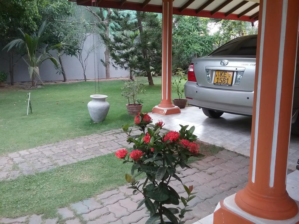 Sugandi Inn Kochchikade ภายนอก รูปภาพ