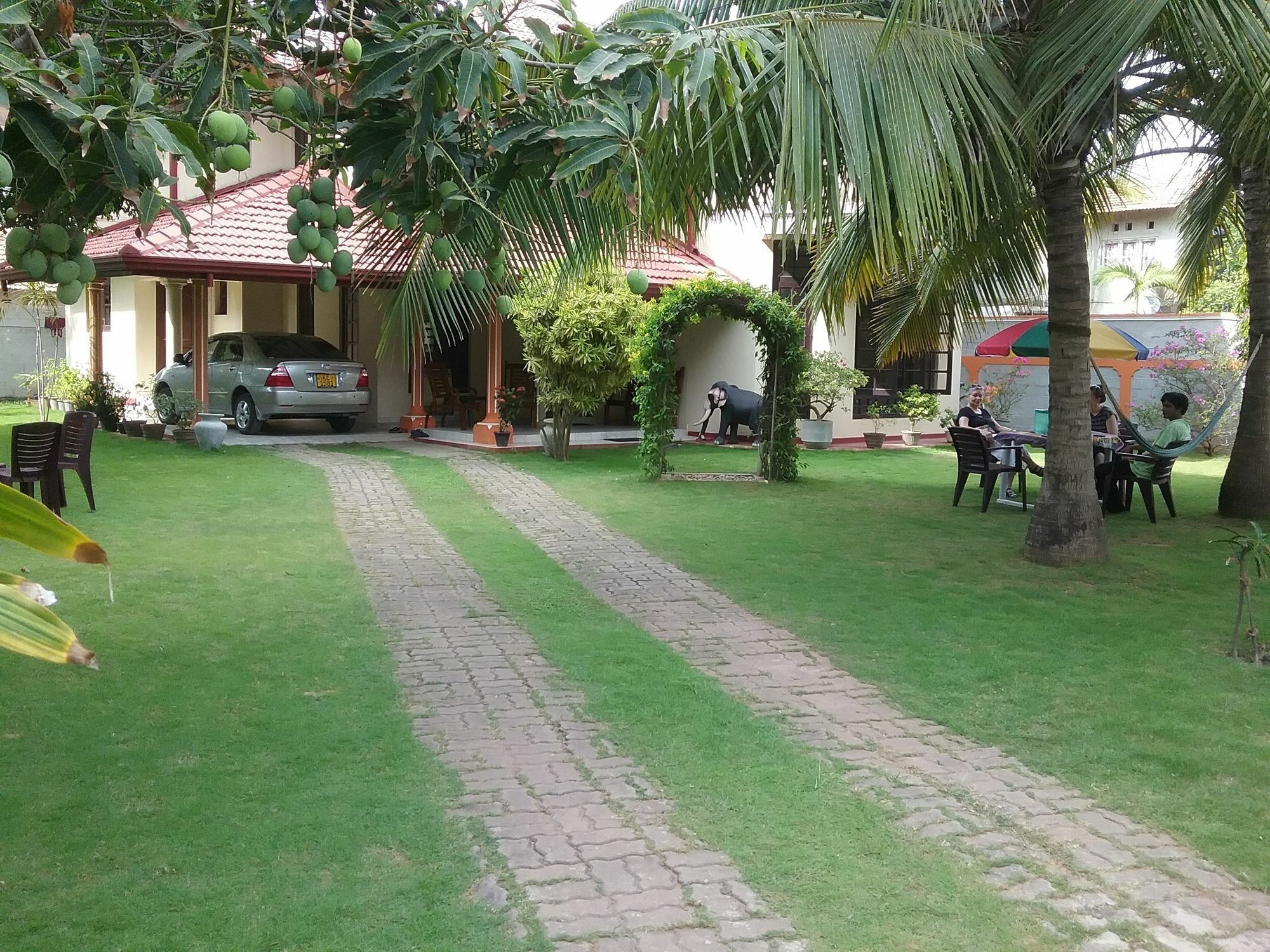 Sugandi Inn Kochchikade ภายนอก รูปภาพ